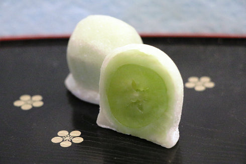 翡翠大福 | 岡山県産マスカットを使ったフルーツ大福 | 御菓子司かつら屋